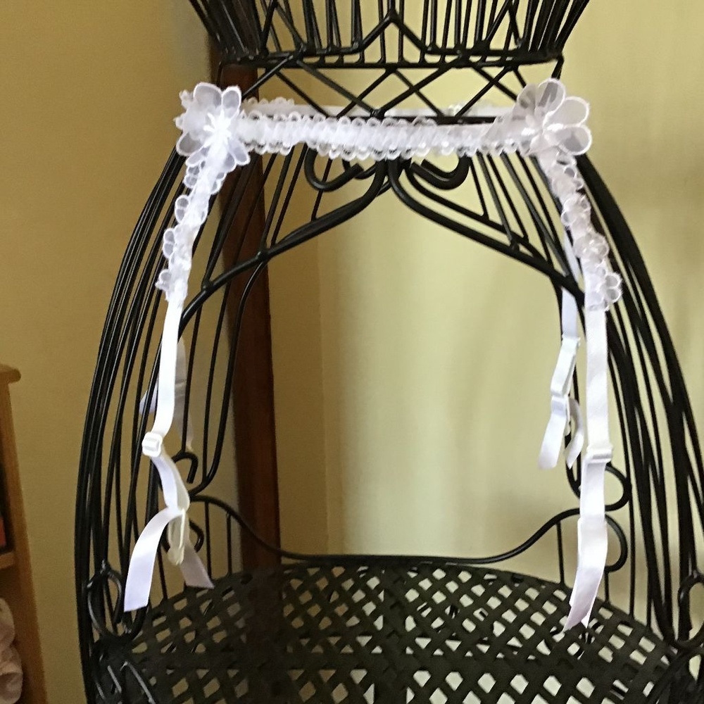 NWOT garter belt